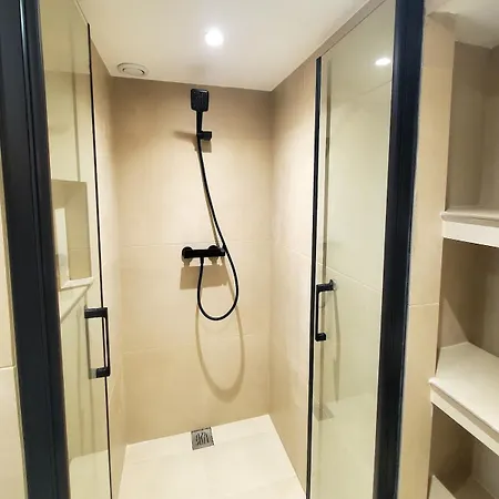 Bioves - Mezzanine Studio, Charming & Comfortable Lejlighed *
