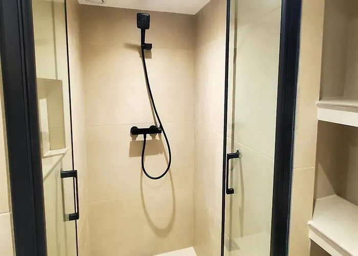 Bioves - Mezzanine Studio, Charming & Comfortable Apartment *