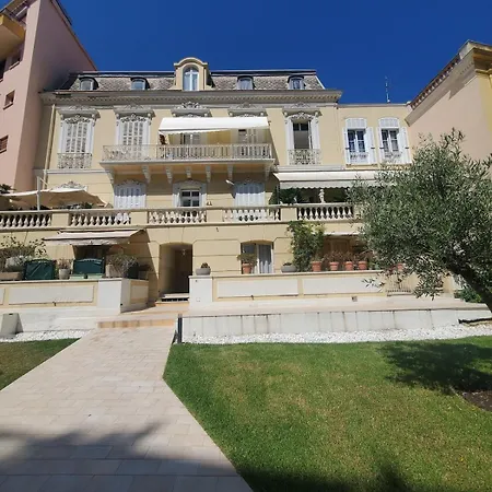 Bioves - Mezzanine Studio, Charming & Comfortable * Menton