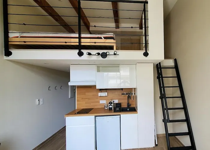 Bioves - Mezzanine Studio, Charming & Comfortable Apartment *