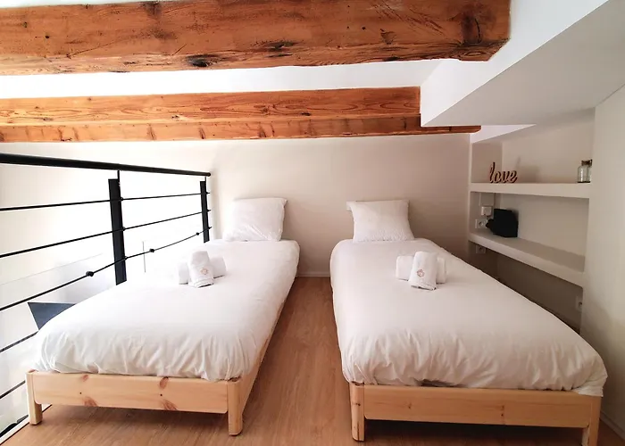 Bioves - Mezzanine Studio, Charming & Comfortable * 芒通